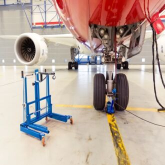 Montagegerät für den Wechsel von Reifen Flugzeug