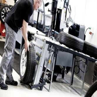Automatischer Radheber mit Rollentisch für 4 Räder
